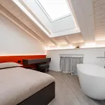 Dimora Tra Le Mura Apartment