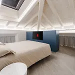 Dimora Tra Le Mura Apartment *