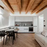 Dimora Tra Le Mura Apartment