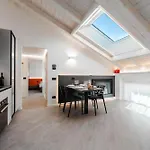 Dimora Tra Le Mura Apartment *