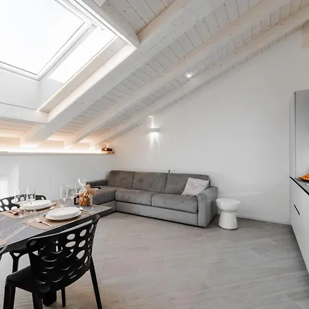 Dimora Tra Le Mura Apartment *